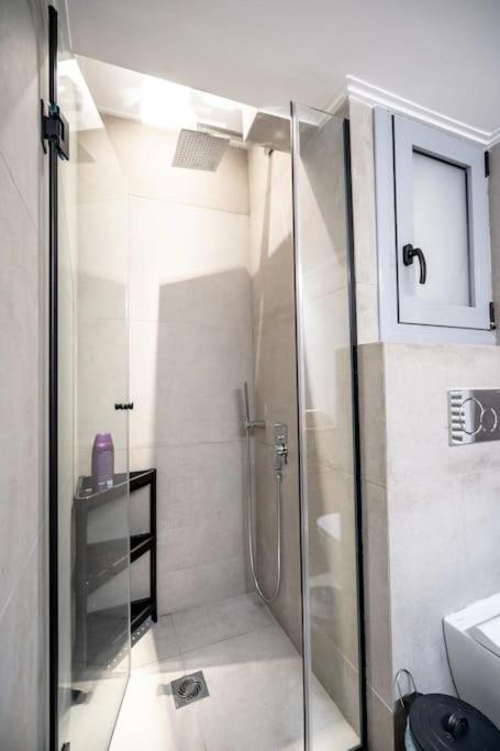 Piraeus Cozy Apartment For 4 Persons ภายนอก รูปภาพ