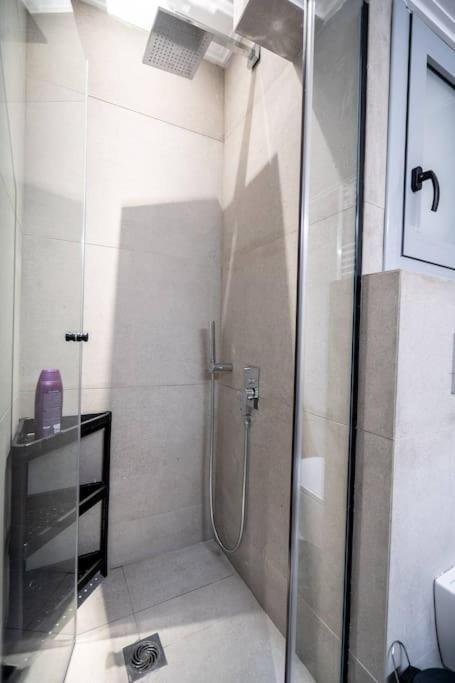 Piraeus Cozy Apartment For 4 Persons ภายนอก รูปภาพ