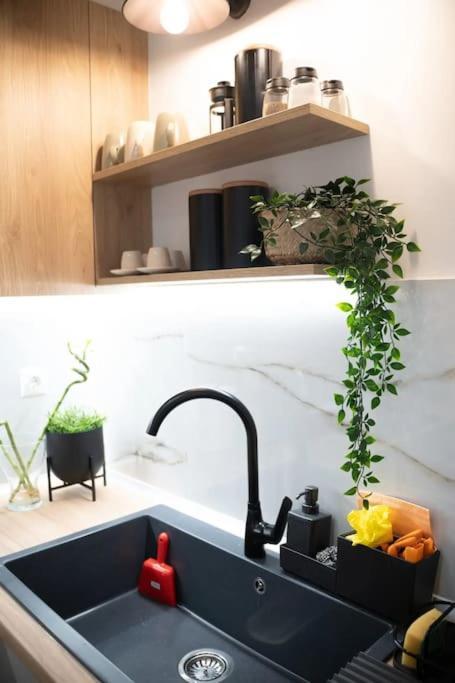 Piraeus Cozy Apartment For 4 Persons ภายนอก รูปภาพ