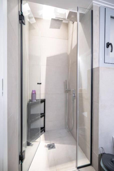 Piraeus Cozy Apartment For 4 Persons ภายนอก รูปภาพ